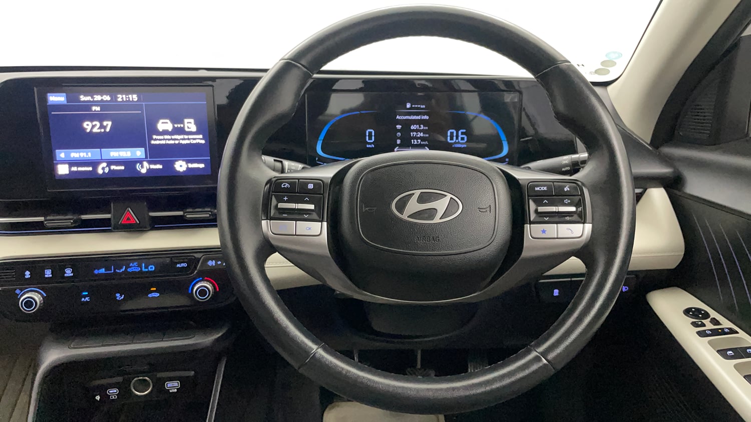 Used 2024 Hyundai Verna SX 1.5 Petrol MT Petrol Manual interior STEERING VIEW