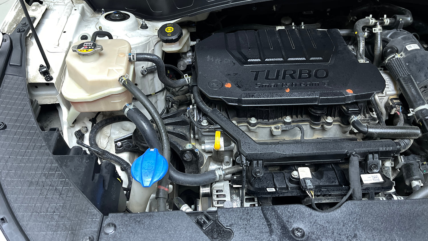 Used 2024 Kia Seltos GTX Plus 1.5 Turbo Petrol DCT Petrol Automatic engine ENGINE RIGHT SIDE VIEW