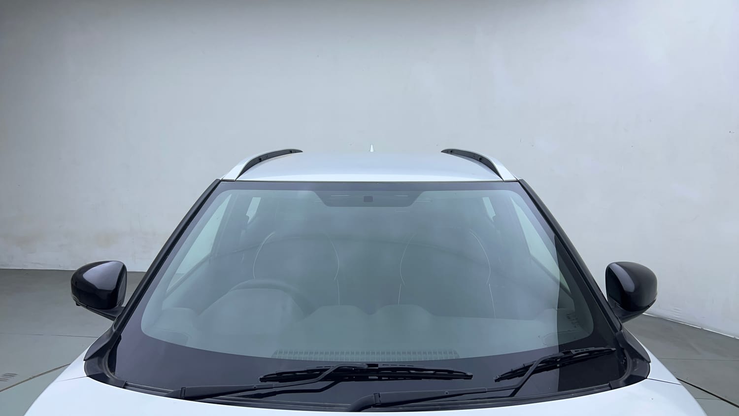 Used 2022 Nissan Magnite XV Premium Petrol Manual exterior FRONT WINDSHIELD VIEW