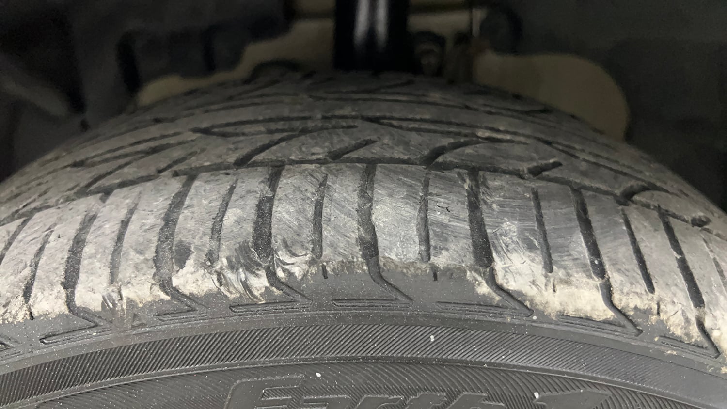 Used 2015 Ford EcoSport Titanium 1.5L TDCi Diesel Manual tyres LEFT FRONT TYRE TREAD VIEW