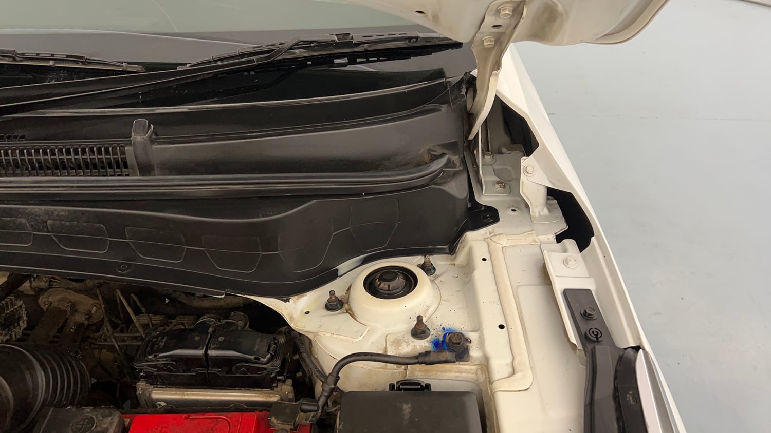Used 2019 Kia Seltos HTX Plus 1.5 Diesel Diesel Manual engine ENGINE LEFT SIDE HINGE & APRON VIEW