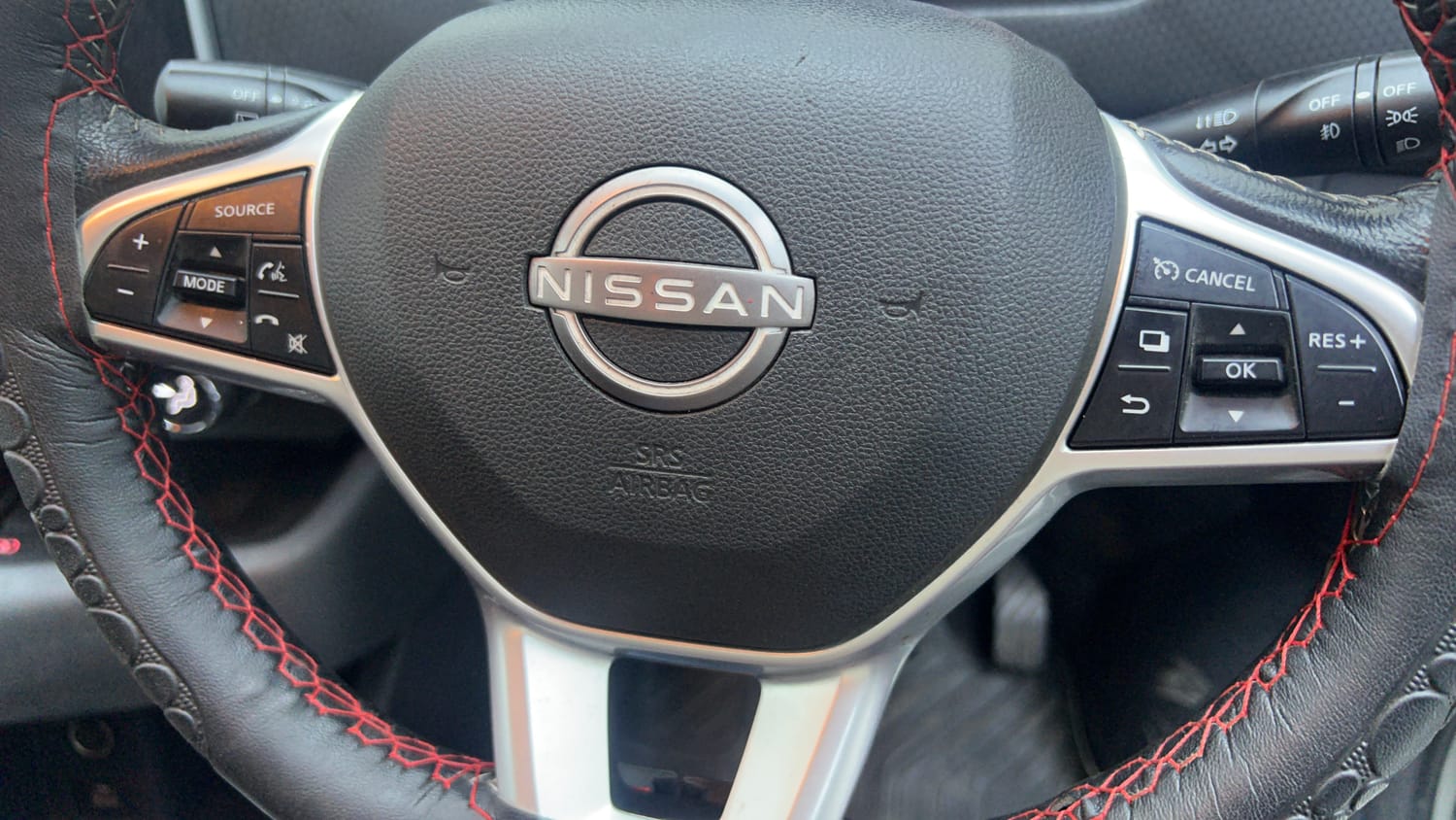 Used 2022 Nissan Magnite XV Premium Petrol Manual top_features Cruise control