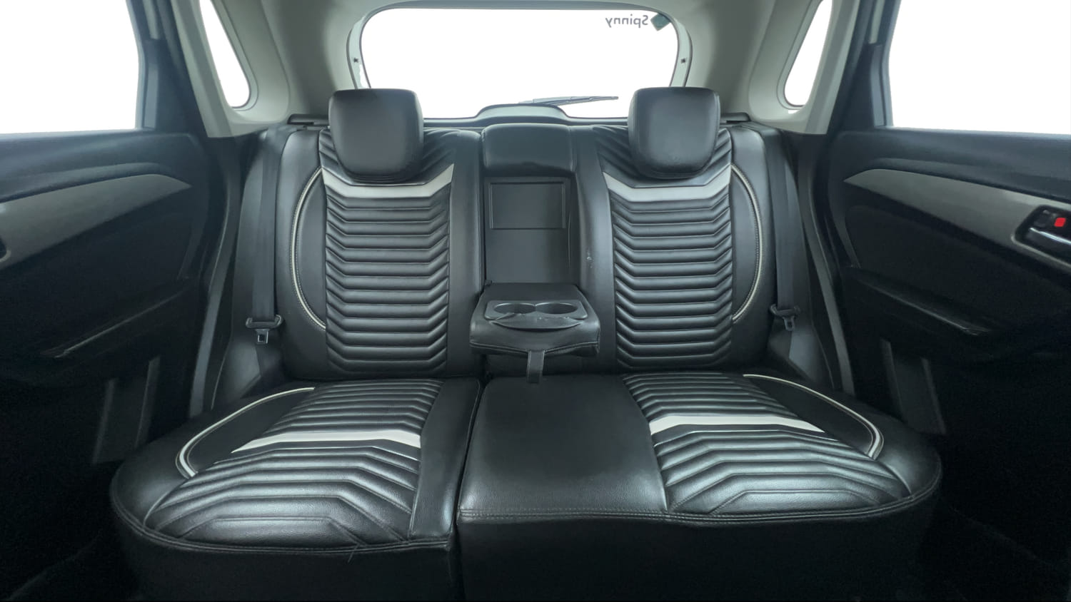 Used 2018 maruti-suzuki Vitara Brezza ZDi Plus AGS Diesel Automatic interior REAR SEAT CONDITION VIEW