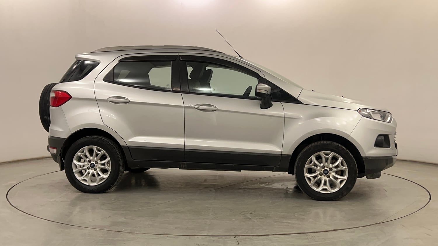 Used 2015 Ford EcoSport Titanium 1.5L TDCi Diesel Manual exterior RIGHT SIDE VIEW