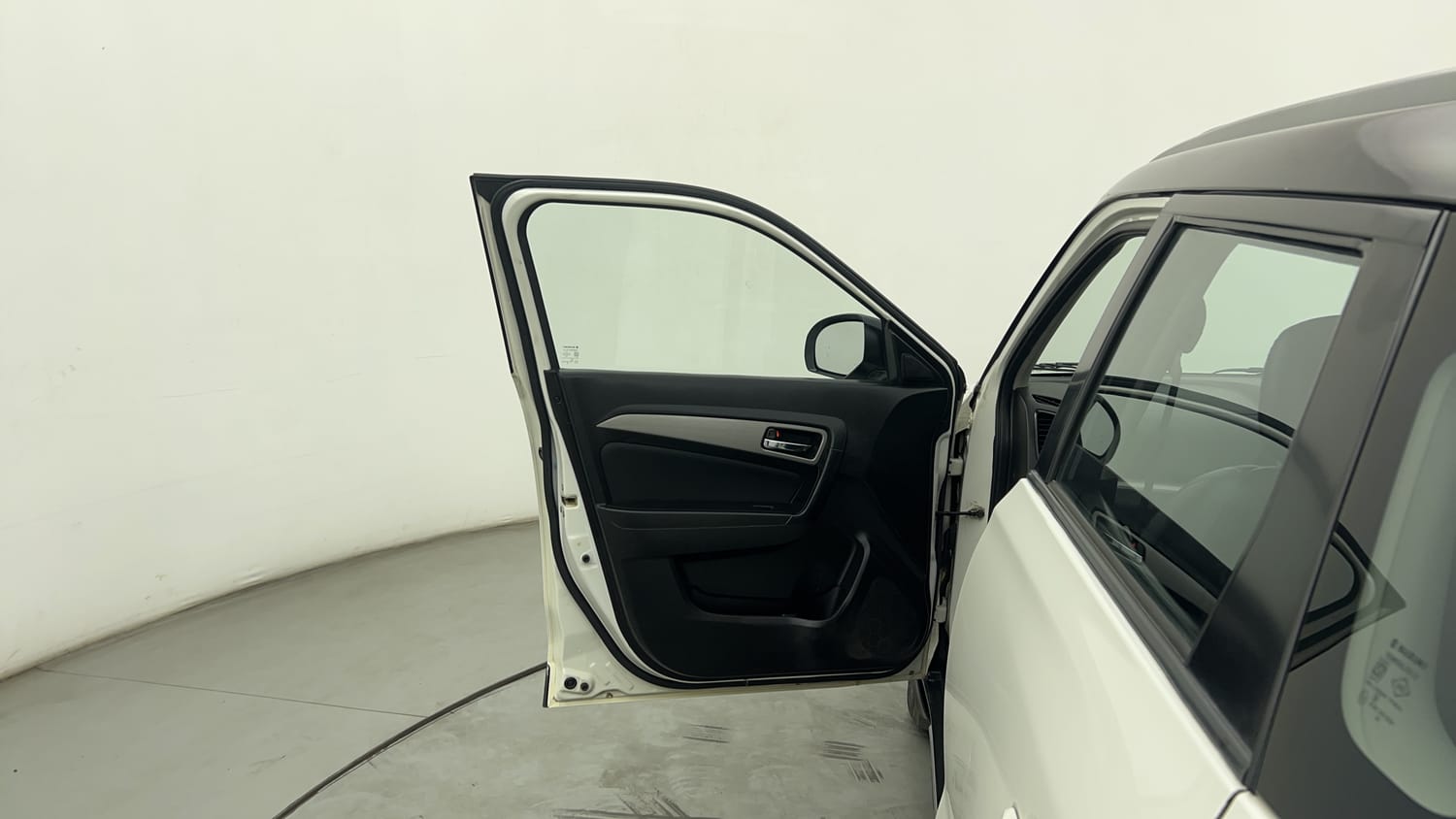 Used 2018 maruti-suzuki Vitara Brezza ZDi Plus AGS Diesel Automatic interior LEFT FRONT DOOR OPEN VIEW