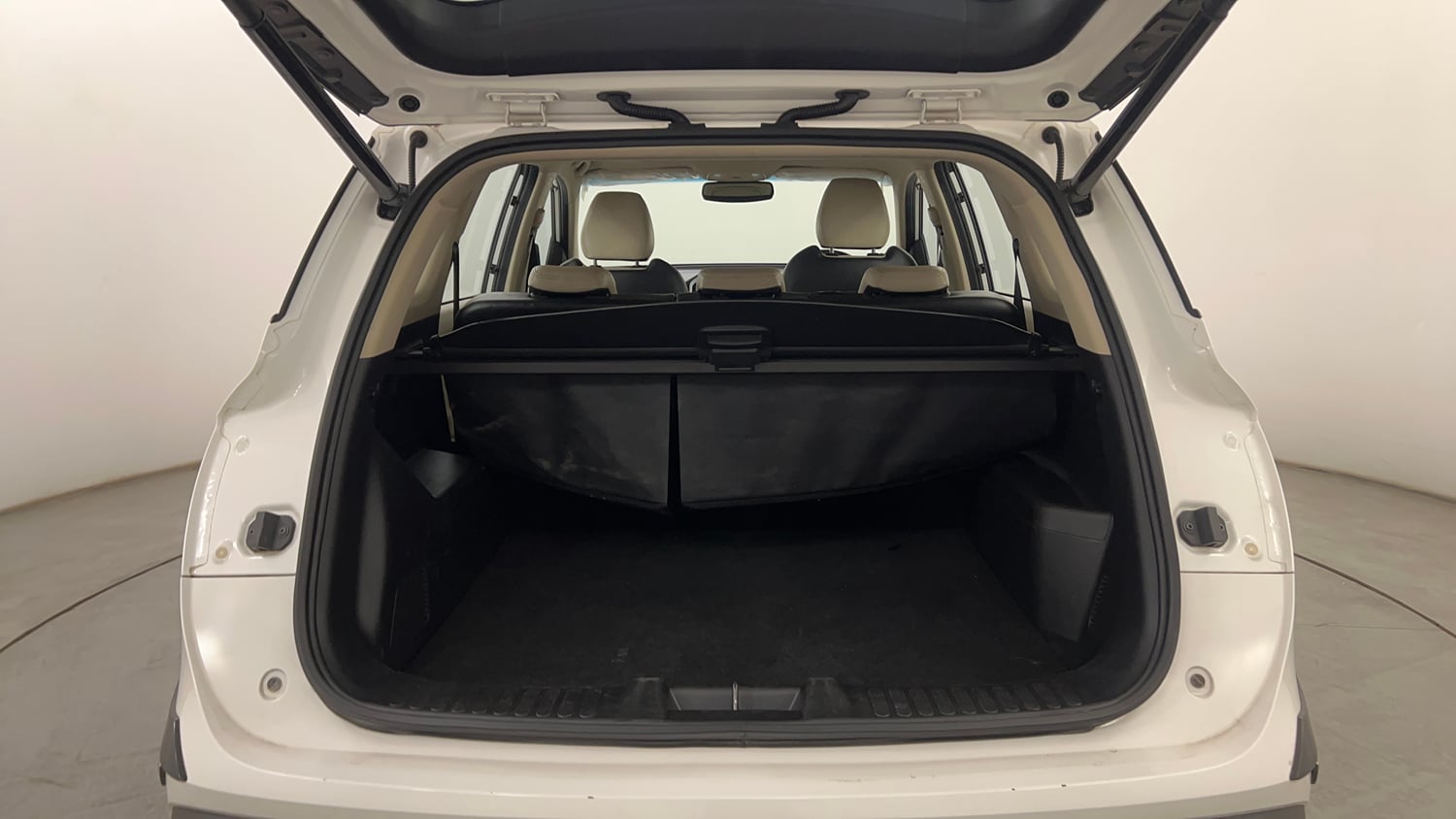 Used 2021 MG Motors Hector Sharp 2.0 Diesel Turbo MT Diesel Manual interior DICKY INSIDE VIEW