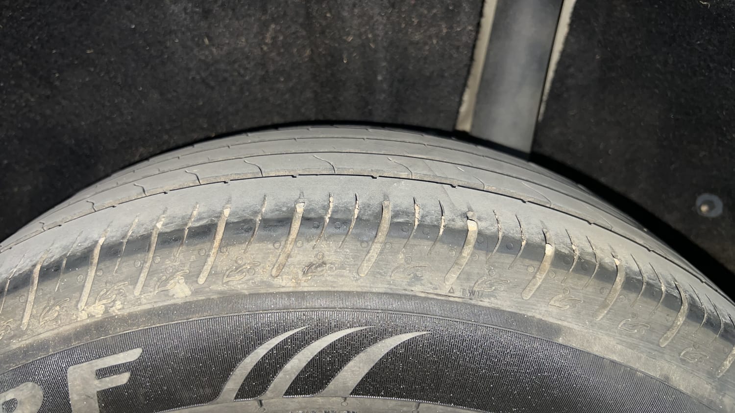 Used 2018 maruti-suzuki Vitara Brezza ZDi Plus AGS Diesel Automatic tyres LEFT REAR TYRE TREAD VIEW