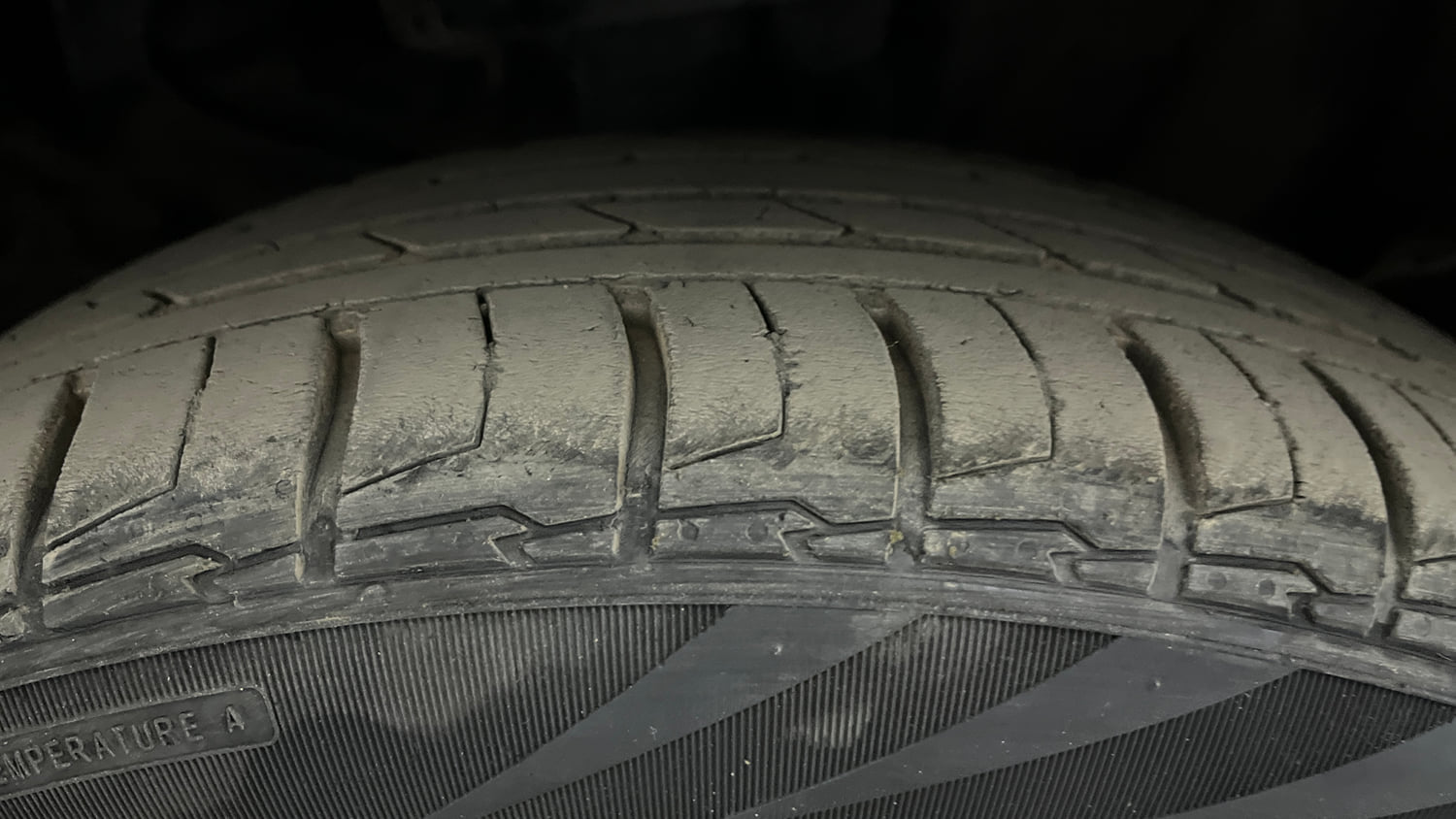 Used 2024 Kia Seltos GTX Plus 1.5 Turbo Petrol DCT Petrol Automatic tyres RIGHT FRONT TYRE TREAD VIEW