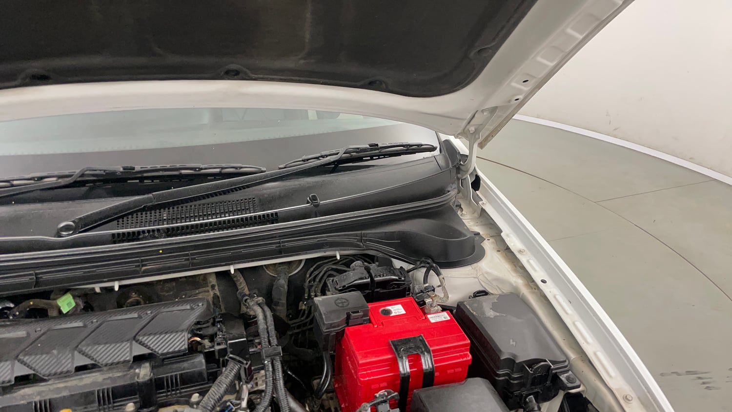 Used 2024 Hyundai Verna SX 1.5 Petrol MT Petrol Manual engine ENGINE LEFT SIDE HINGE & APRON VIEW
