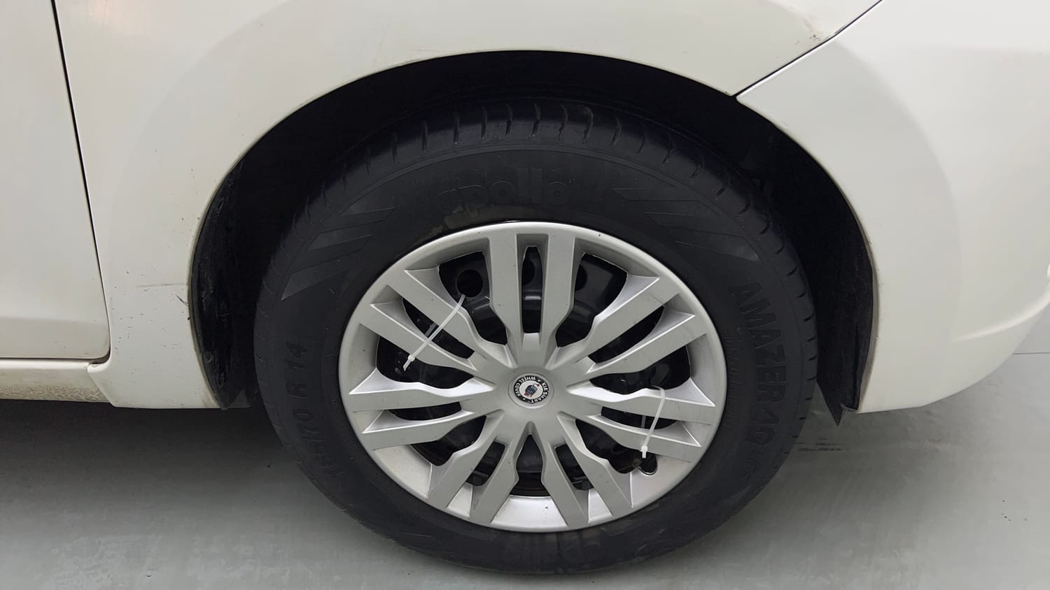 Used 2017 Maruti Suzuki Celerio VXI  CNG (Outside Fitted) Cng Manual tyres RIGHT FRONT TYRE RIM VIEW