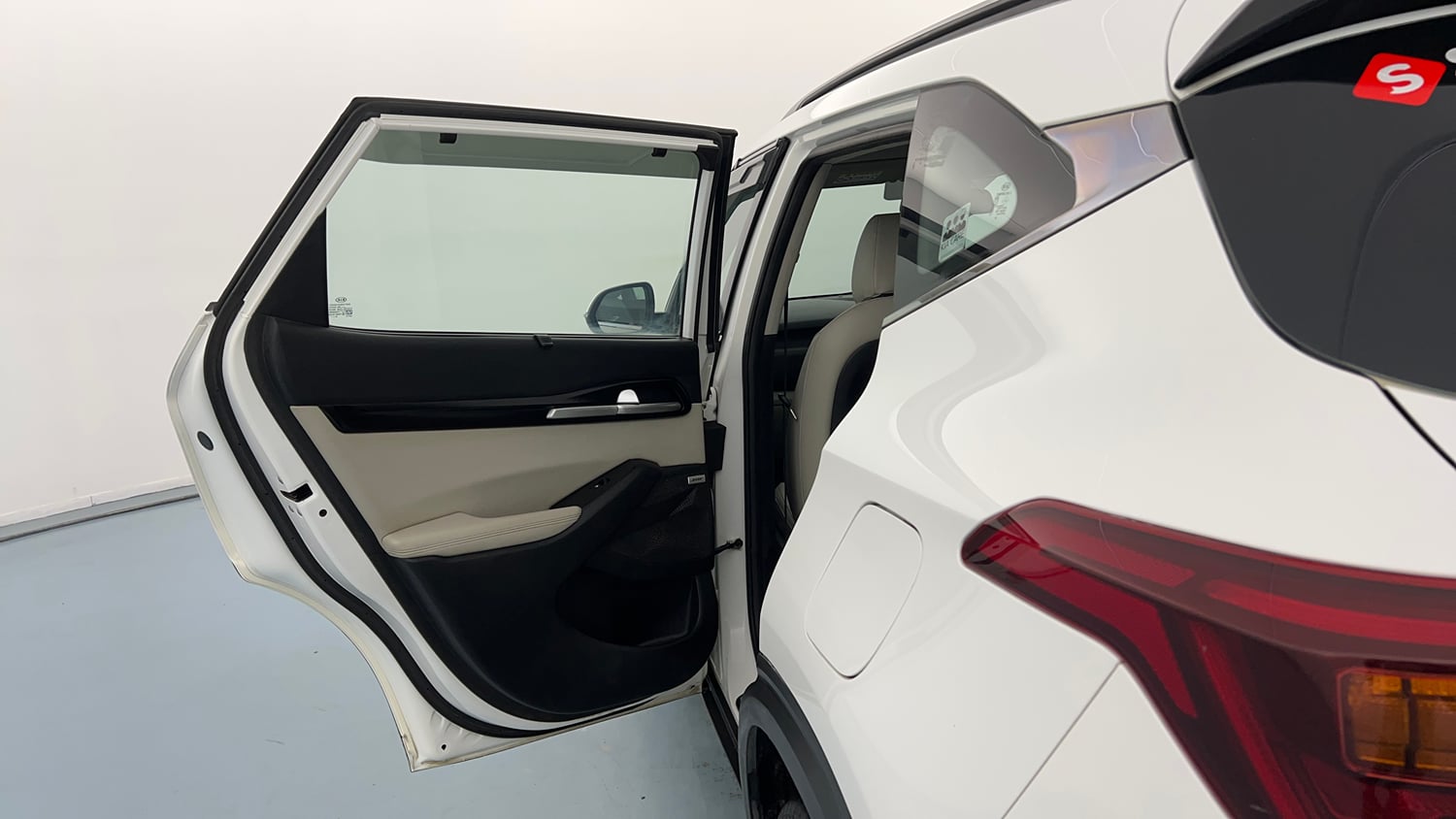 Used 2019 Kia Seltos HTX Plus 1.5 Diesel Diesel Manual interior LEFT REAR DOOR OPEN VIEW
