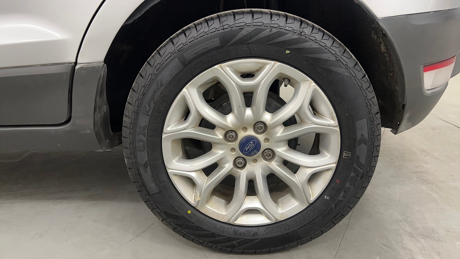 Used 2015 Ford EcoSport Titanium 1.5L TDCi Diesel Manual tyres LEFT REAR TYRE RIM VIEW