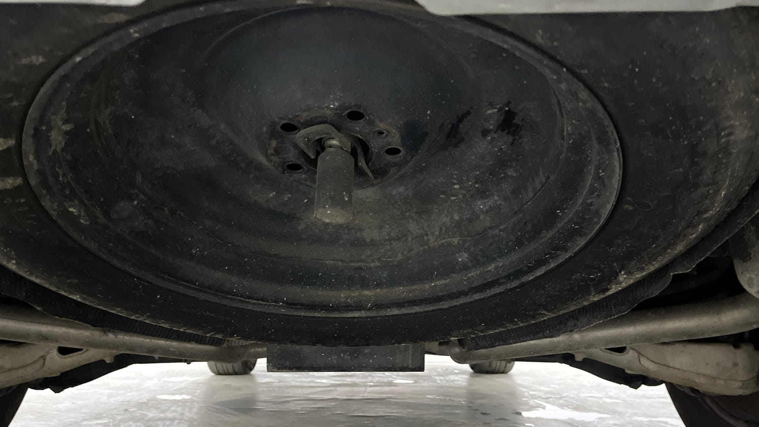 Used 2019 Land Rover Discovery Sport HSE Diesel Automatic tyres SPARE TYRE VIEW