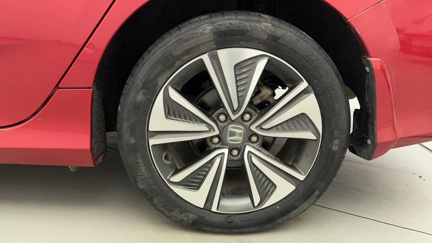 Used 2019 Honda Civic ZX CVT Petrol Petrol Automatic tyres LEFT REAR TYRE RIM VIEW