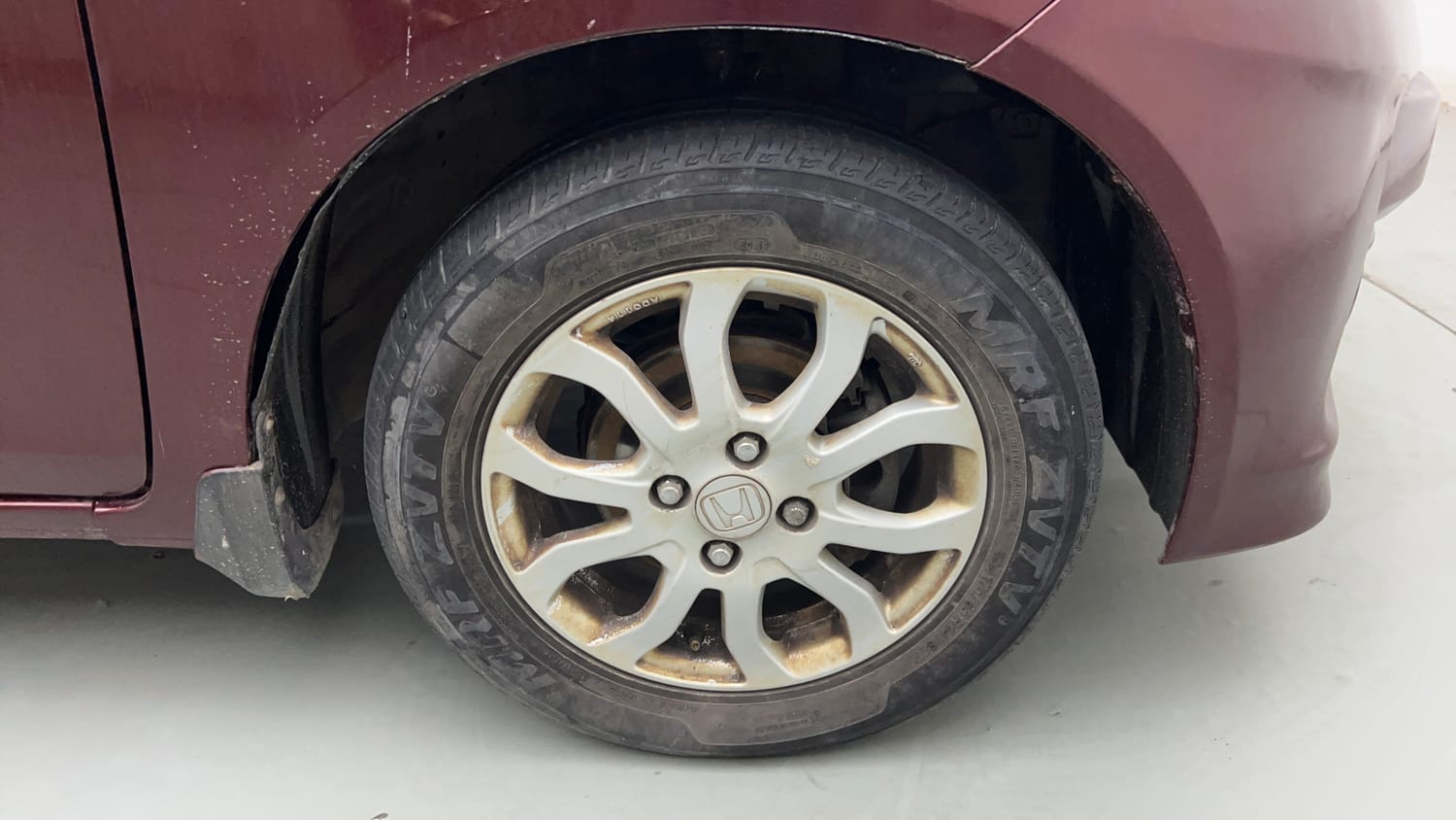 Used 2014 Honda Amaze 1.2 VX i-VTEC Petrol Manual tyres RIGHT FRONT TYRE RIM VIEW