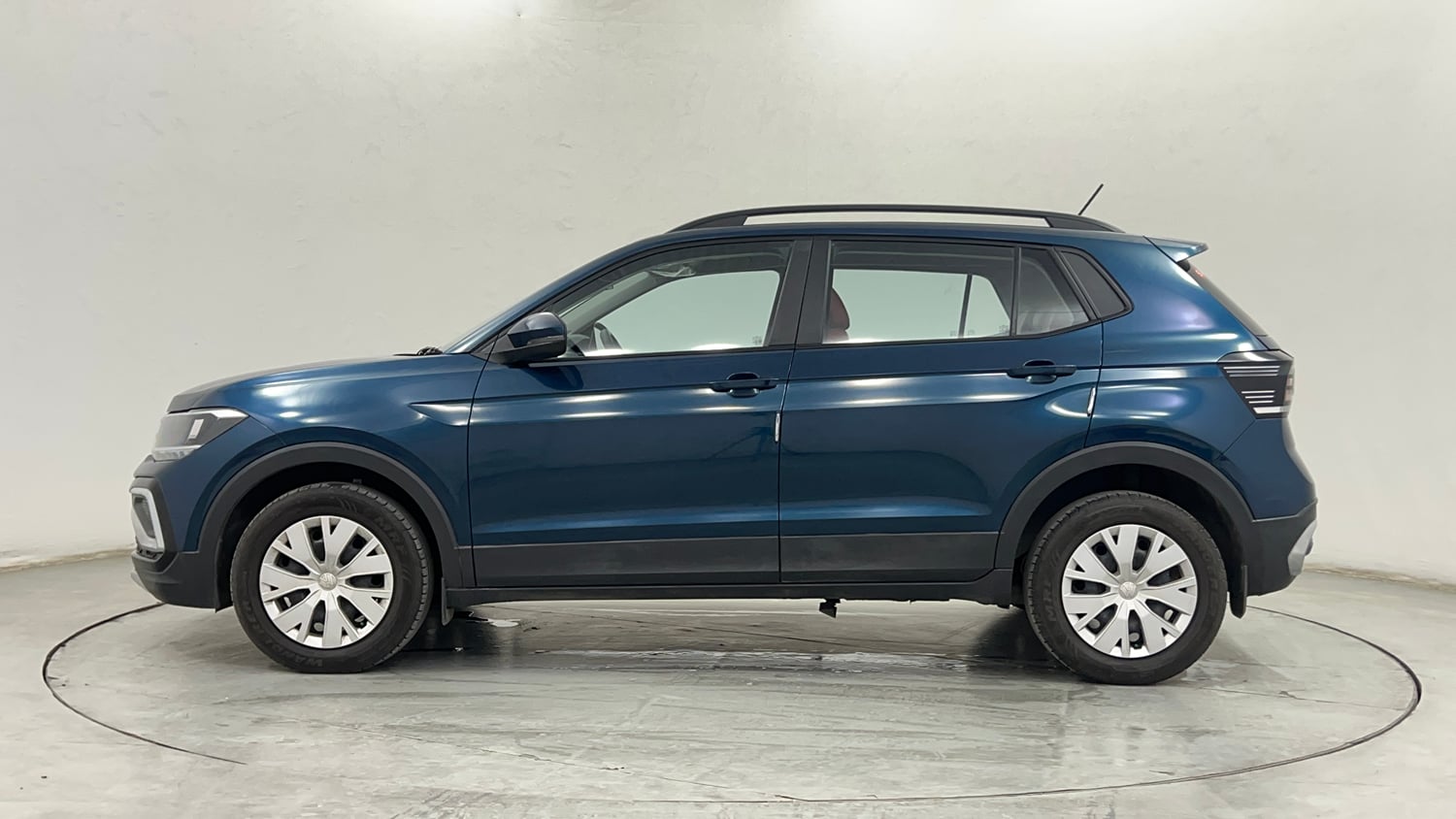 Used 2024 Volkswagen Taigun Comfortline 1.0 TSI MT Petrol Manual exterior LEFT SIDE VIEW