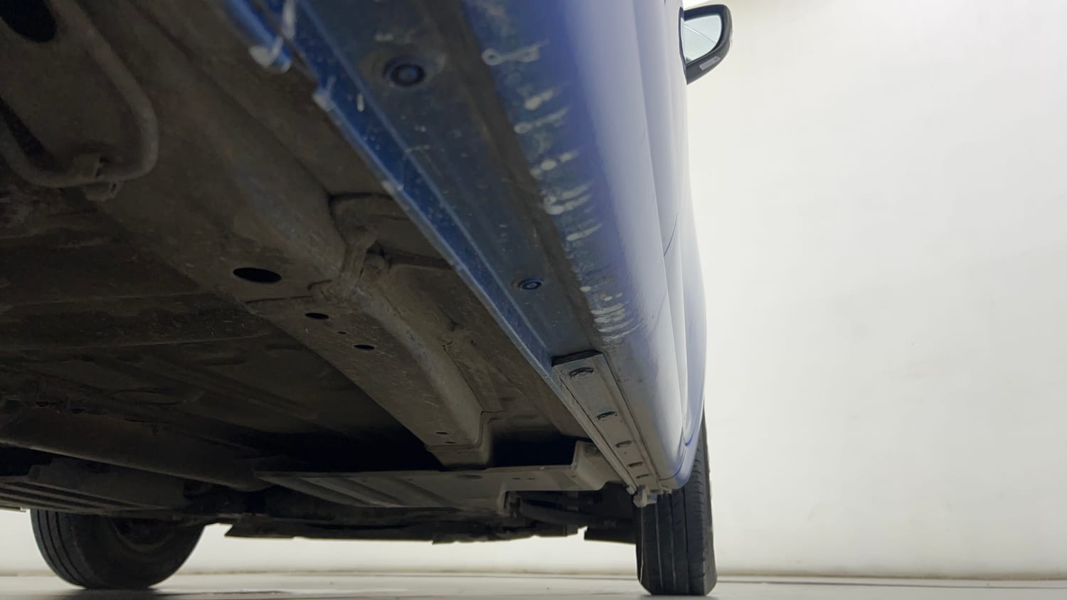 Used 2024 Maruti Suzuki Swift VXi (O) Petrol Manual extra REAR RIGHT UNDERBODY VIEW