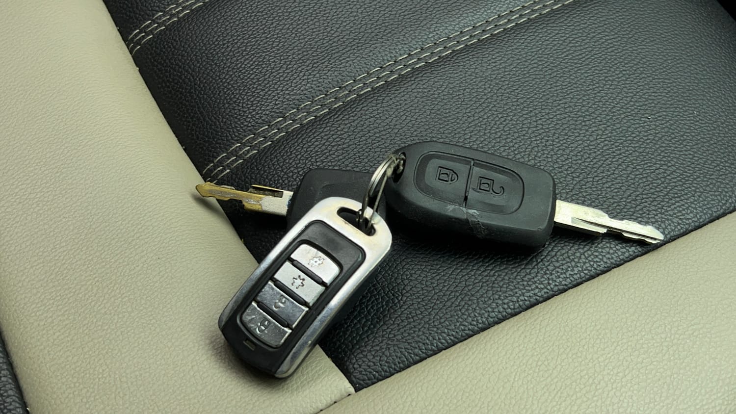 Used 2017 Datsun Redi-GO T (O) Petrol Manual extra CAR KEY VIEW
