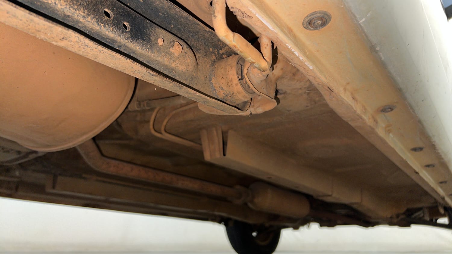 Used 2013 Maruti Suzuki Wagon R 1.0 VXi Petrol Manual extra REAR RIGHT UNDERBODY VIEW