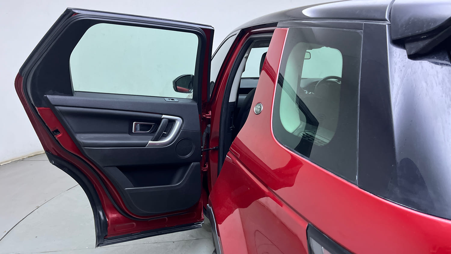 Used 2019 Land Rover Discovery Sport HSE Diesel Automatic interior LEFT REAR DOOR OPEN VIEW