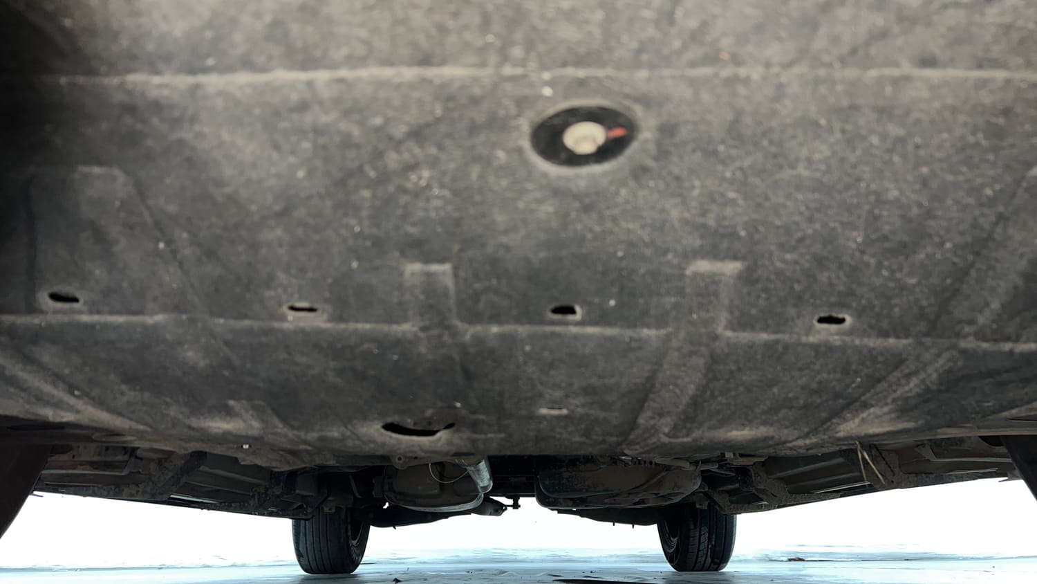 Used 2022 Mahindra XUV700 AX 5 Petrol MT 5 STR Petrol Manual extra FRONT LEFT UNDERBODY VIEW