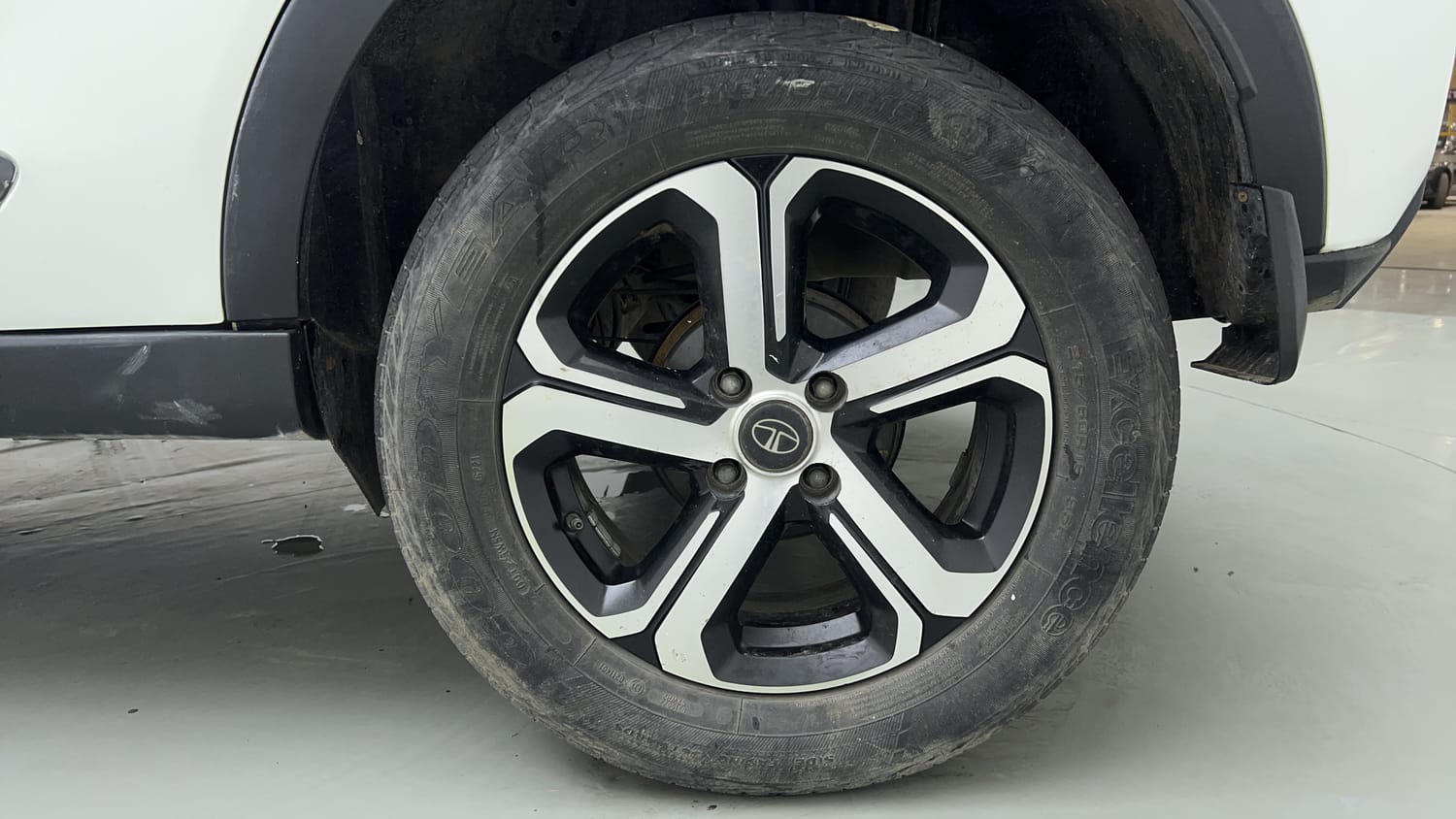 Used 2022 Tata Nexon XZ Plus Diesel (S) Diesel Manual tyres LEFT REAR TYRE RIM VIEW