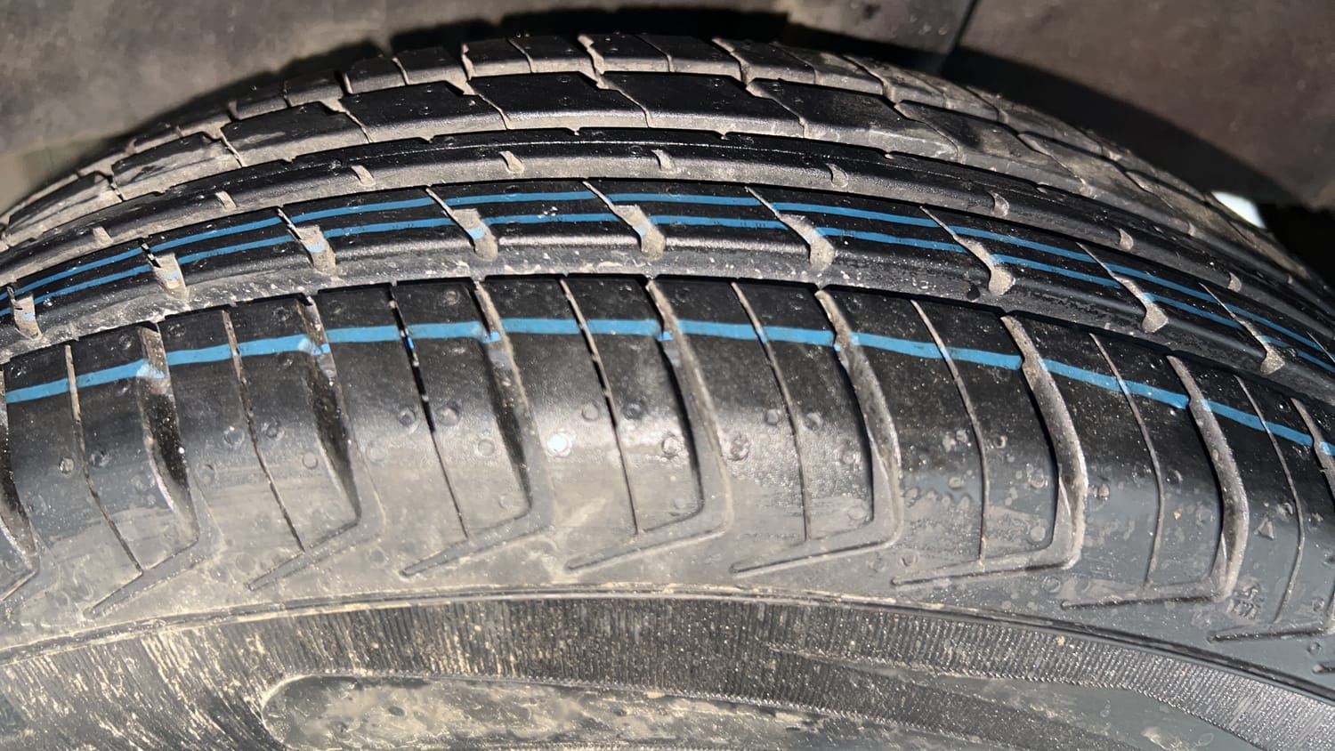 Used 2017 Datsun Redi-GO T (O) Petrol Manual tyres LEFT REAR TYRE TREAD VIEW