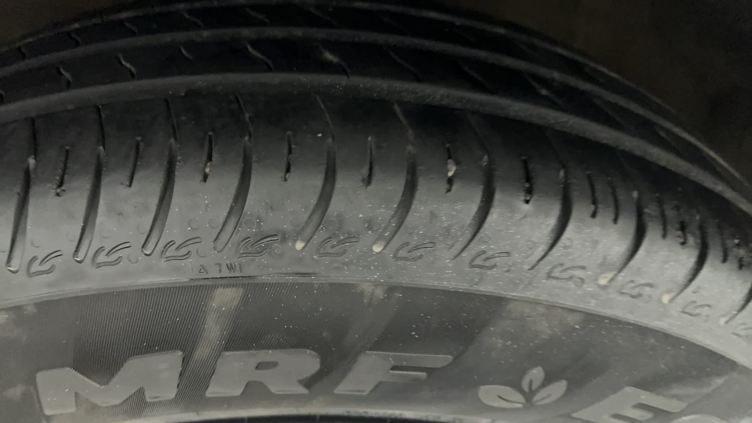Used 2024 Maruti Suzuki Swift VXi (O) Petrol Manual tyres LEFT FRONT TYRE TREAD VIEW