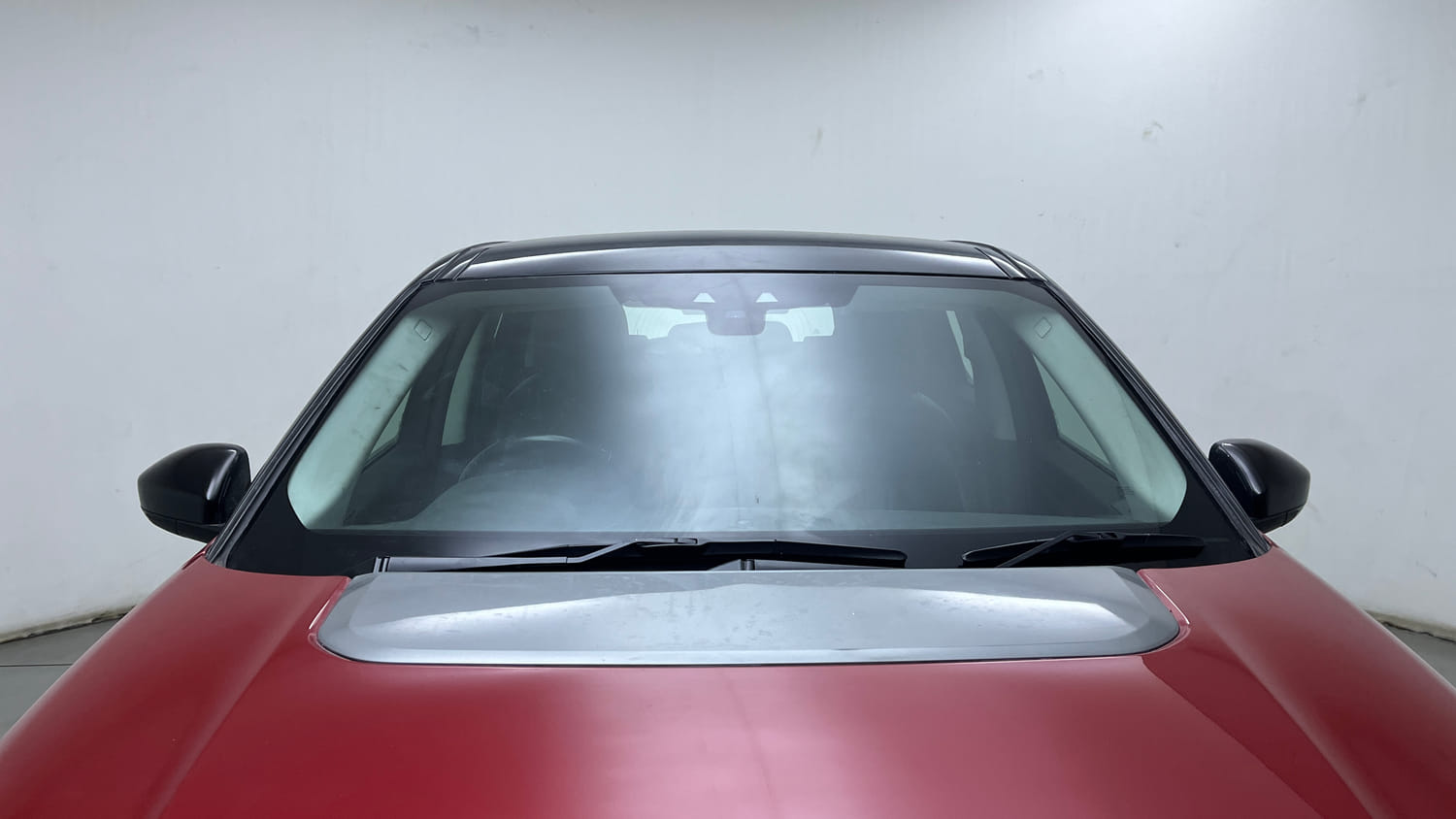 Used 2019 Land Rover Discovery Sport HSE Diesel Automatic exterior FRONT WINDSHIELD VIEW