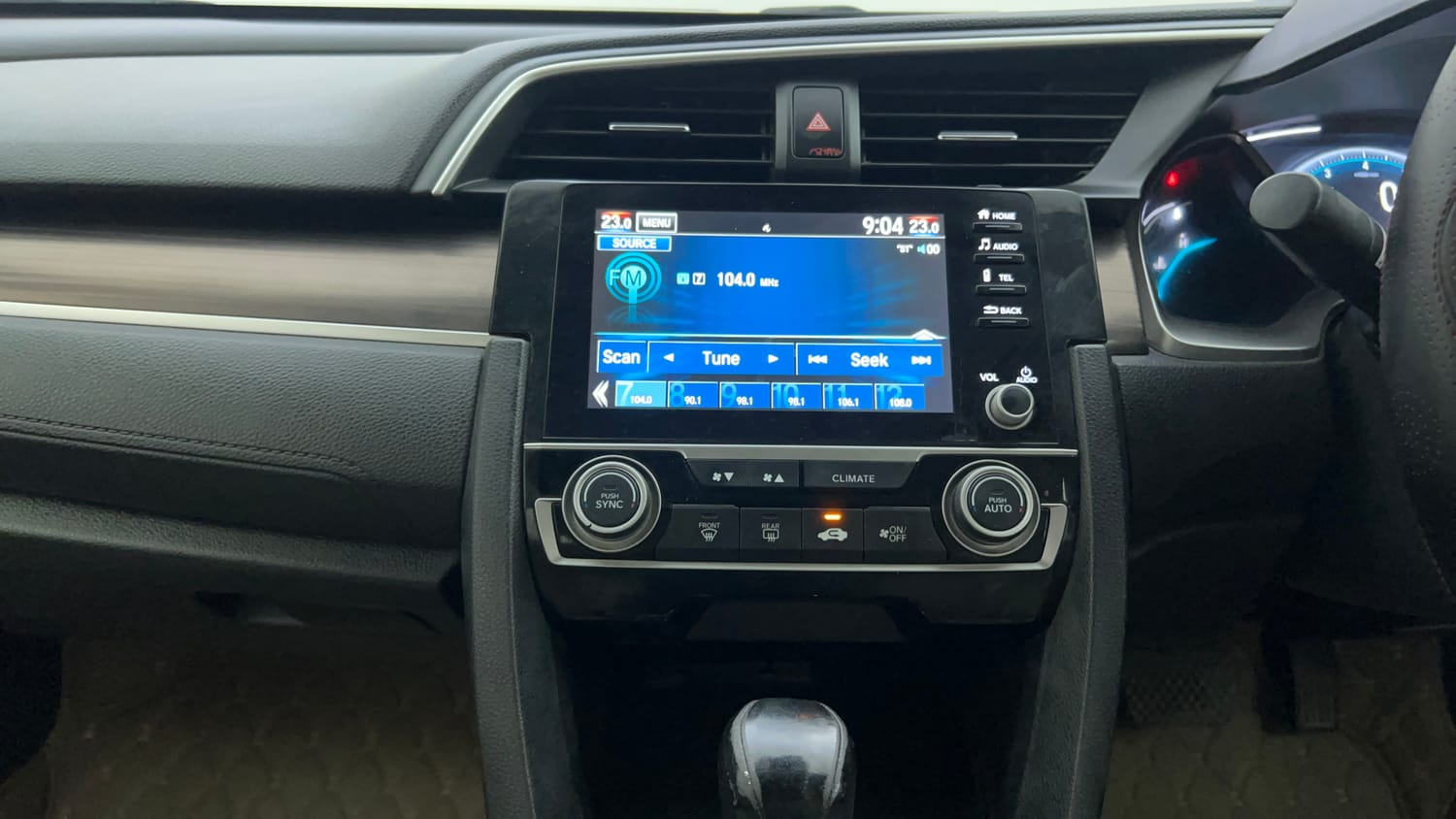 Used 2019 Honda Civic ZX CVT Petrol Petrol Automatic interior MUSIC SYSTEM & AC CONTROL VIEW