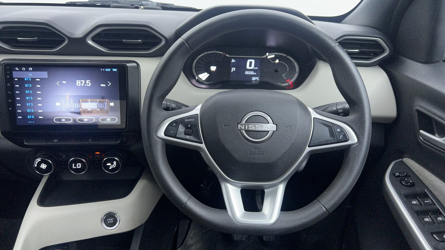Used 2021 Nissan Magnite XL Turbo CVT Petrol Automatic interior STEERING VIEW