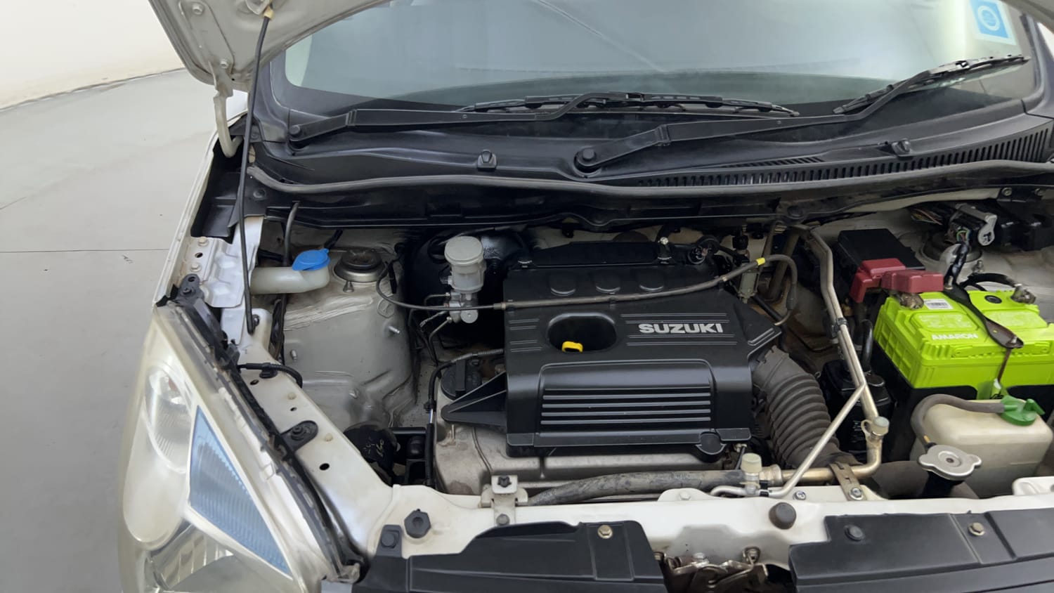 Used 2013 Maruti Suzuki Wagon R 1.0 VXi Petrol Manual engine ENGINE RIGHT SIDE HINGE & APRON VIEW