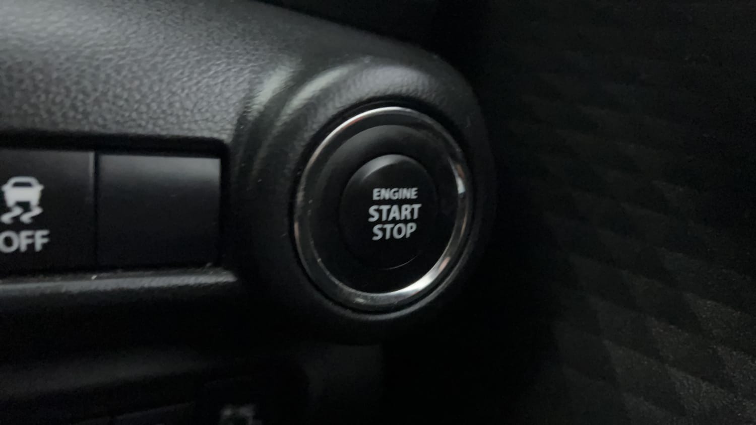 Used 2024 Maruti Suzuki Swift VXi (O) Petrol Manual top_features Keyless start