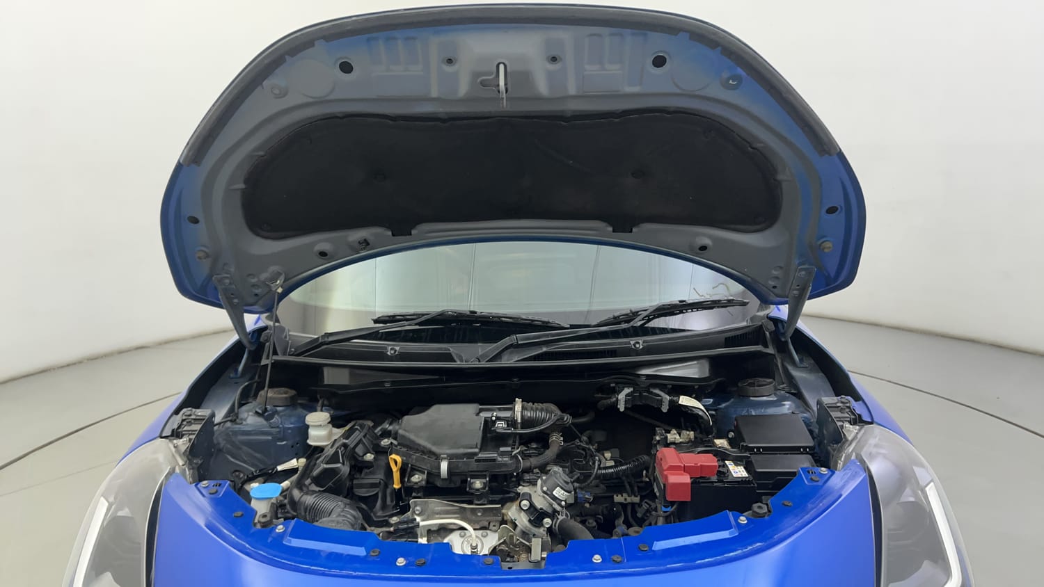 Used 2024 Maruti Suzuki Swift VXi (O) Petrol Manual engine ENGINE & BONNET OPEN FRONT VIEW