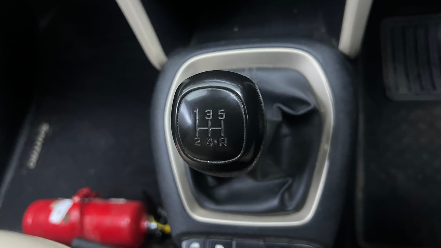 Used 2022 hyundai Santro Sportz Executive CNG Cng Manual interior GEAR  KNOB VIEW
