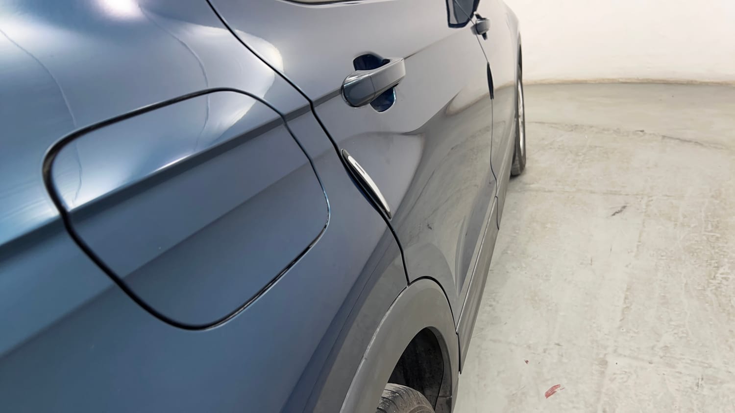 Used 2024 Volkswagen Taigun Comfortline 1.0 TSI MT Petrol Manual dents MINOR SCRATCH