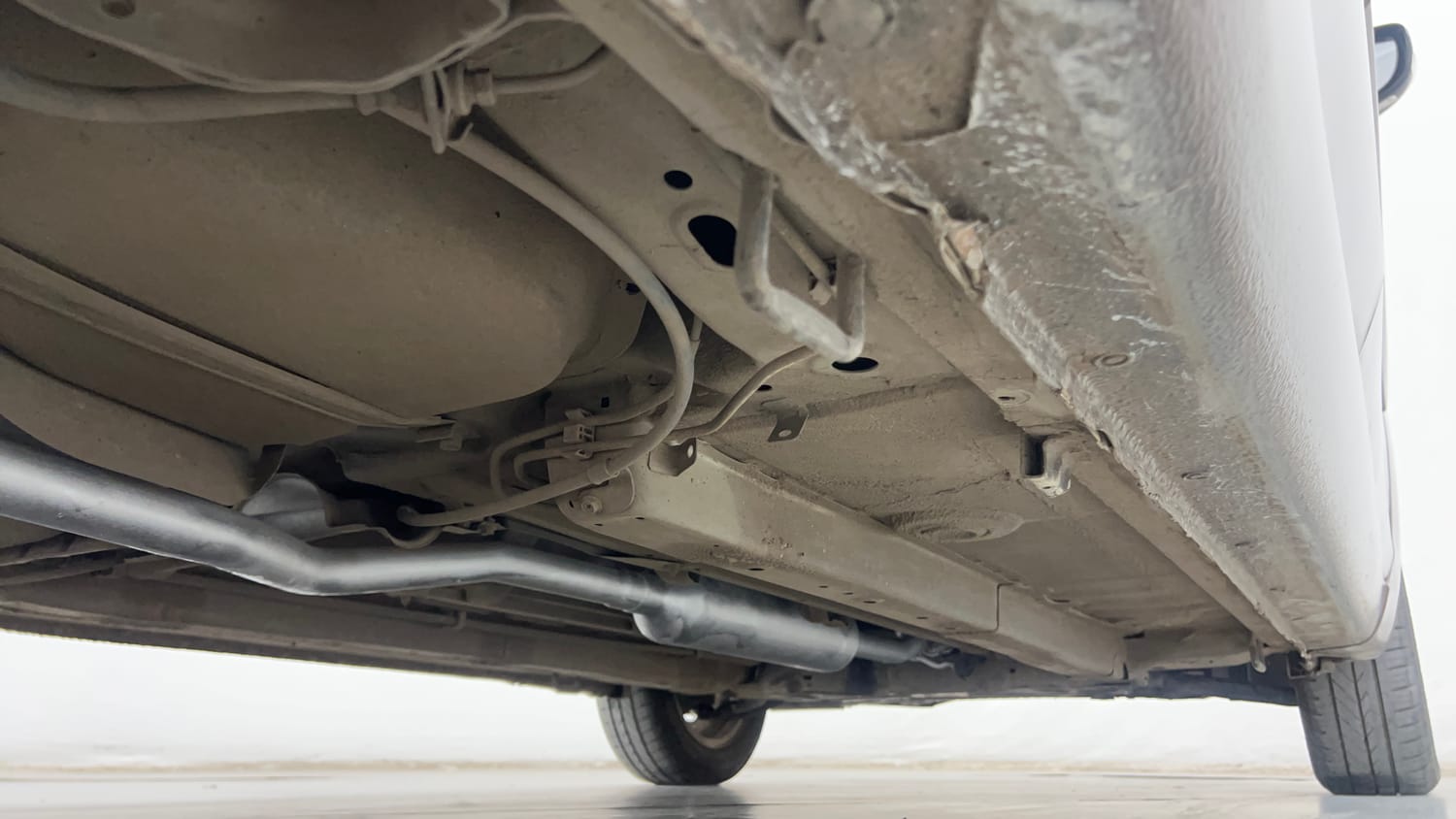 Used 2017 Maruti Suzuki Ciaz ZXi  AT Petrol Automatic extra REAR RIGHT UNDERBODY VIEW