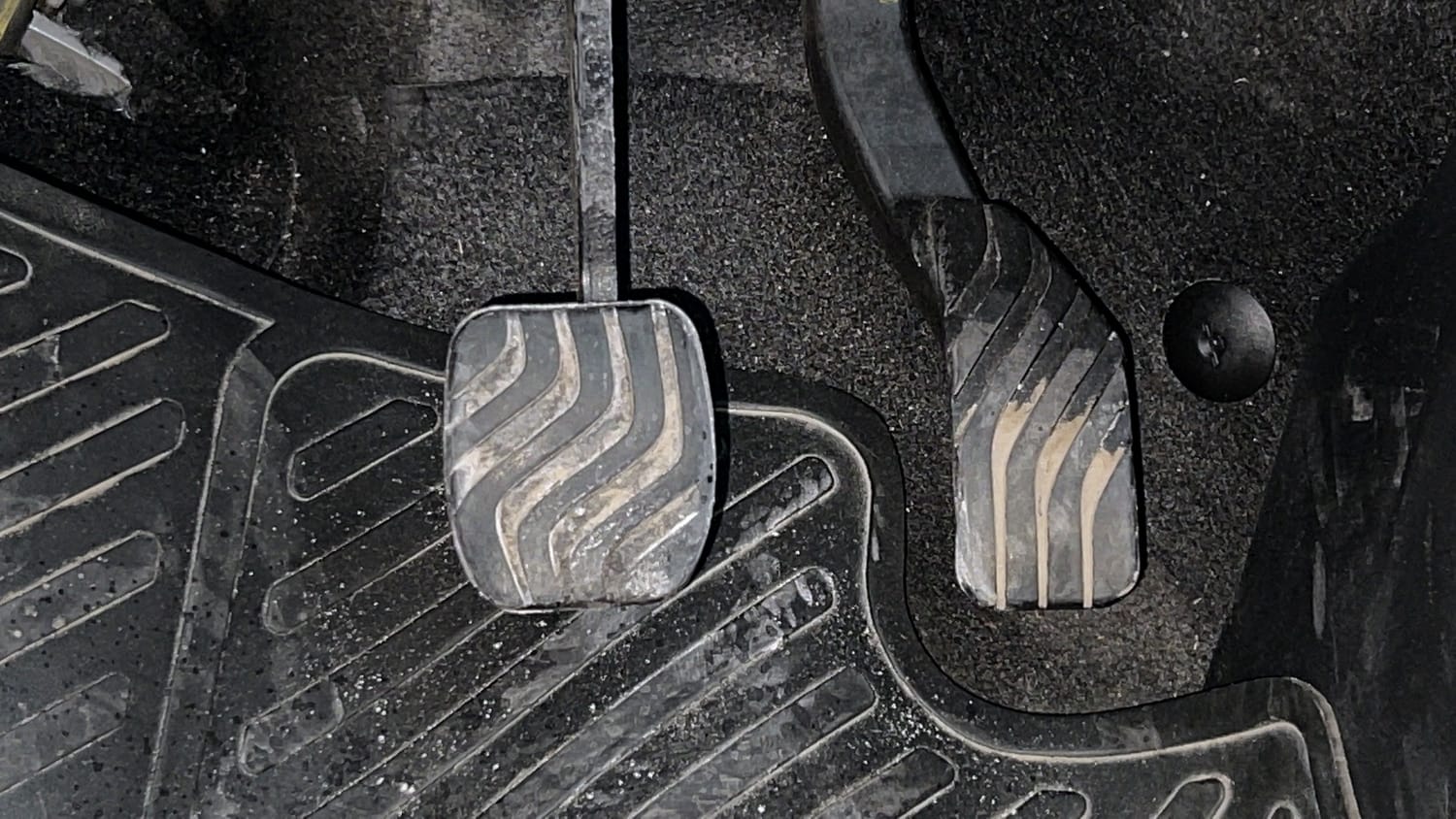 Used 2021 Nissan Magnite XL Turbo CVT Petrol Automatic interior PEDALS VIEW