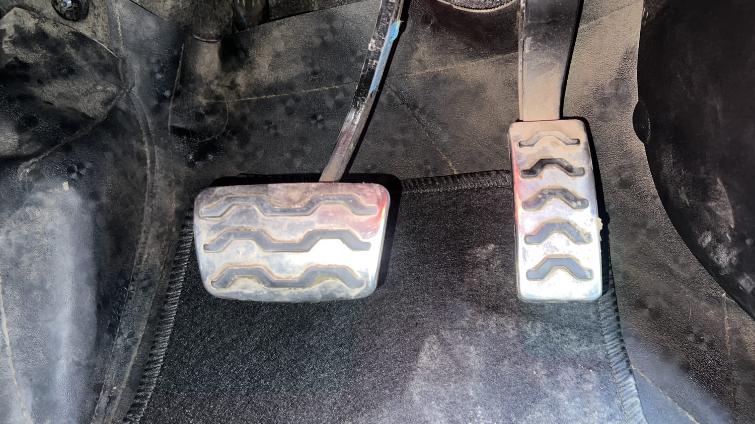 Used 2022 Hyundai i20 N Line N8 1.0 Turbo DCT Dual Tone Petrol Automatic interior PEDALS VIEW