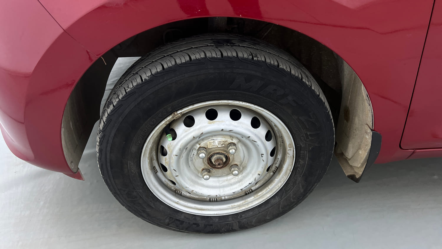 Used 2022 hyundai Santro Sportz Executive CNG Cng Manual tyres LEFT FRONT TYRE RIM VIEW