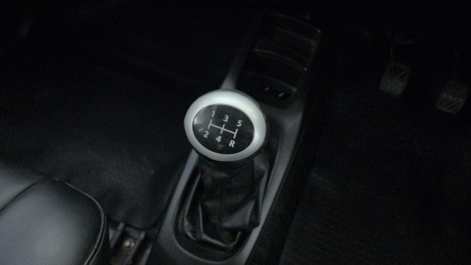Used 2013 Maruti Suzuki Wagon R 1.0 VXi Petrol Manual interior GEAR  KNOB VIEW