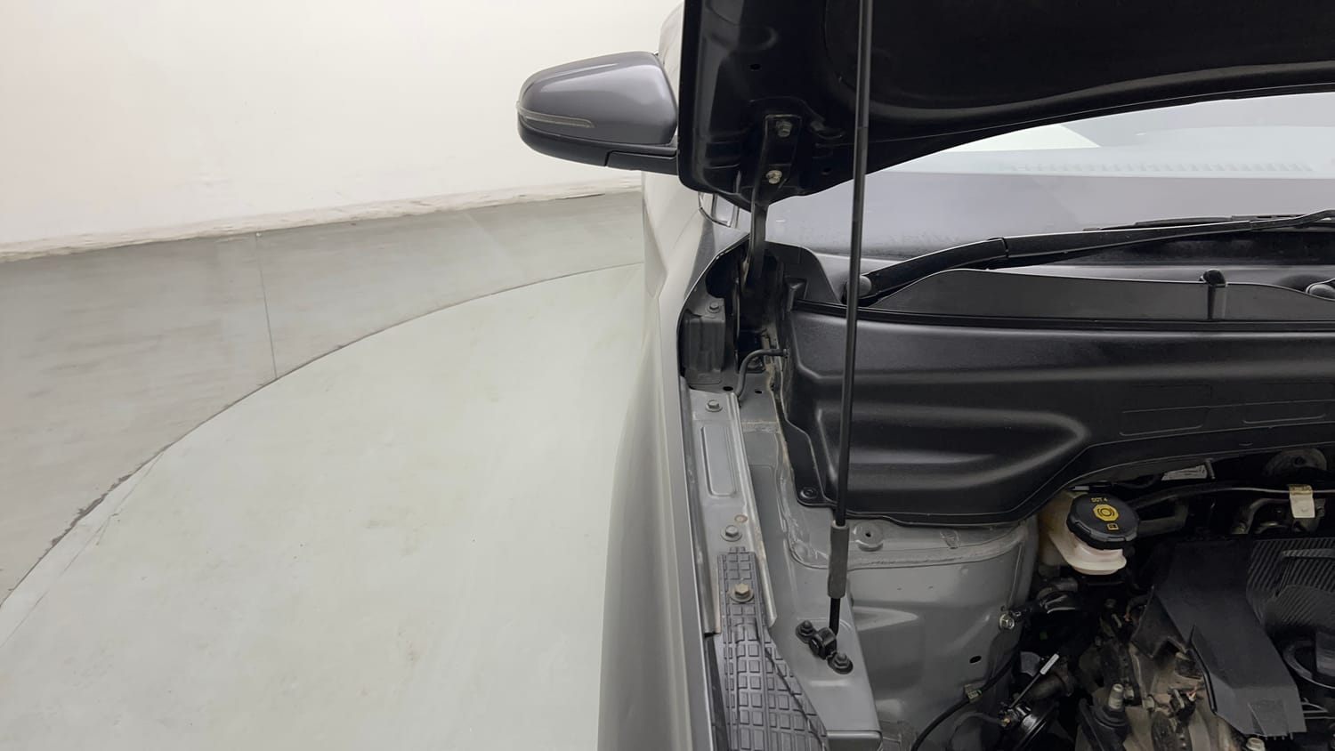 Used 2020 Hyundai Creta SX 1.5 Petrol Petrol Manual engine ENGINE RIGHT SIDE HINGE & APRON VIEW