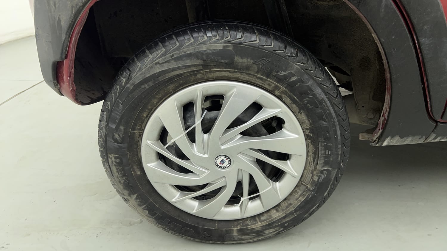 Used 2017 Datsun Redi-GO T (O) Petrol Manual tyres RIGHT REAR TYRE RIM VIEW