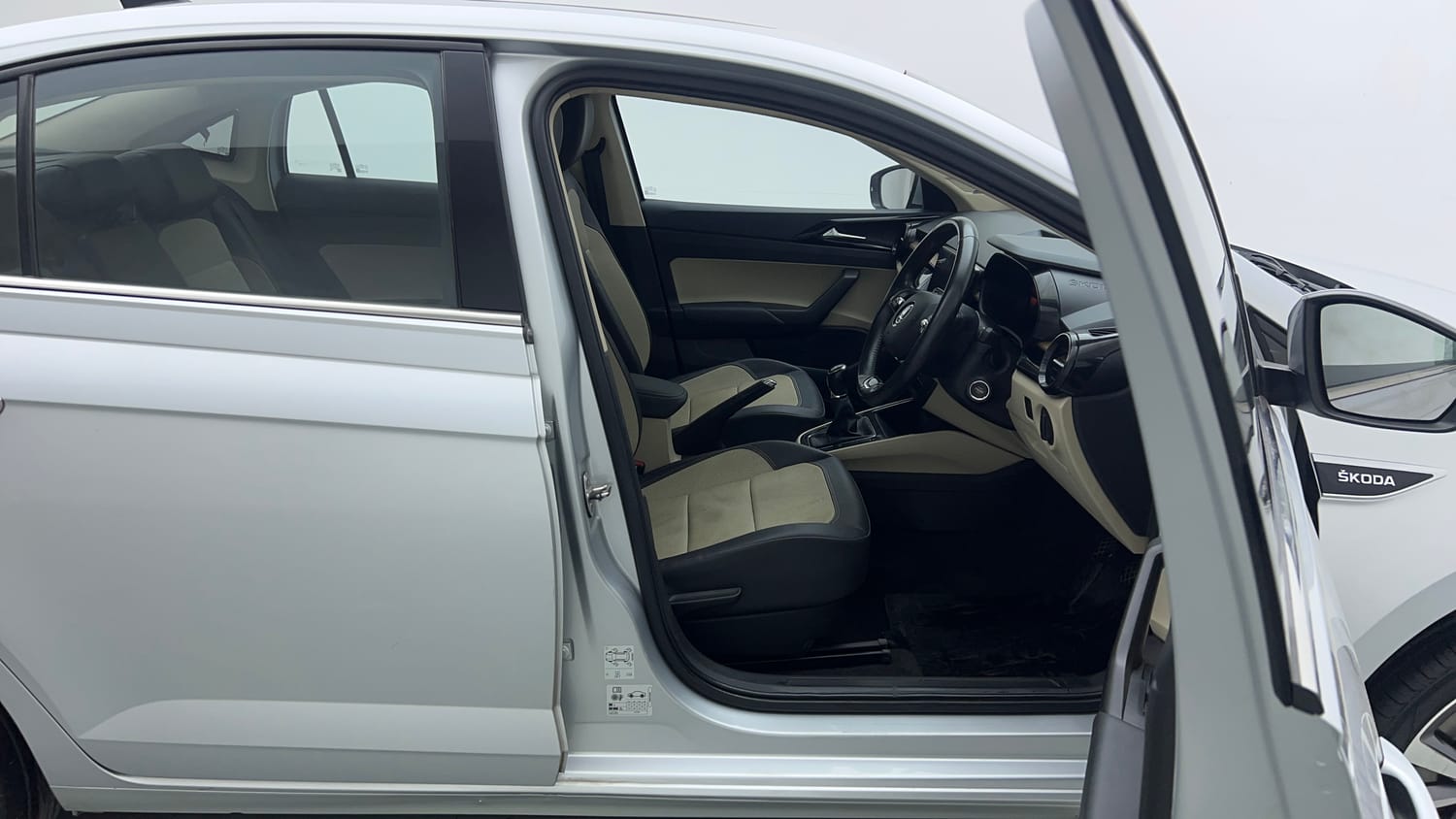 2022 Skoda Slavia Style 1.5L TSI MT-17