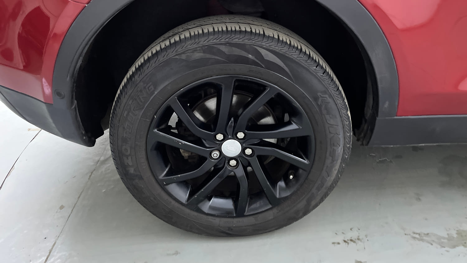 Used 2019 Land Rover Discovery Sport HSE Diesel Automatic tyres RIGHT REAR TYRE RIM VIEW