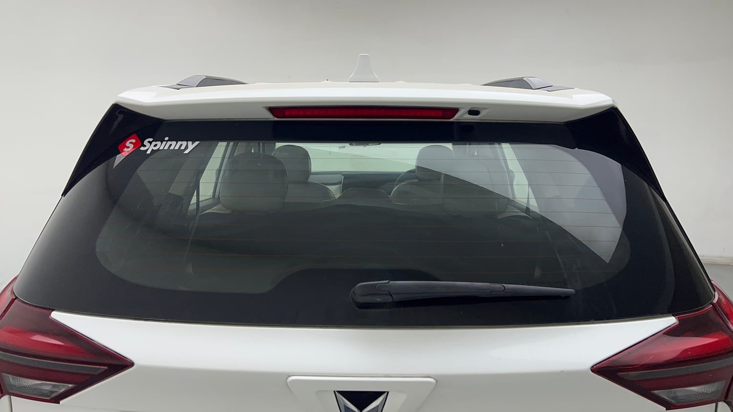 Used 2022 Mahindra XUV700 AX 5 Petrol MT 5 STR Petrol Manual exterior BACK WINDSHIELD VIEW