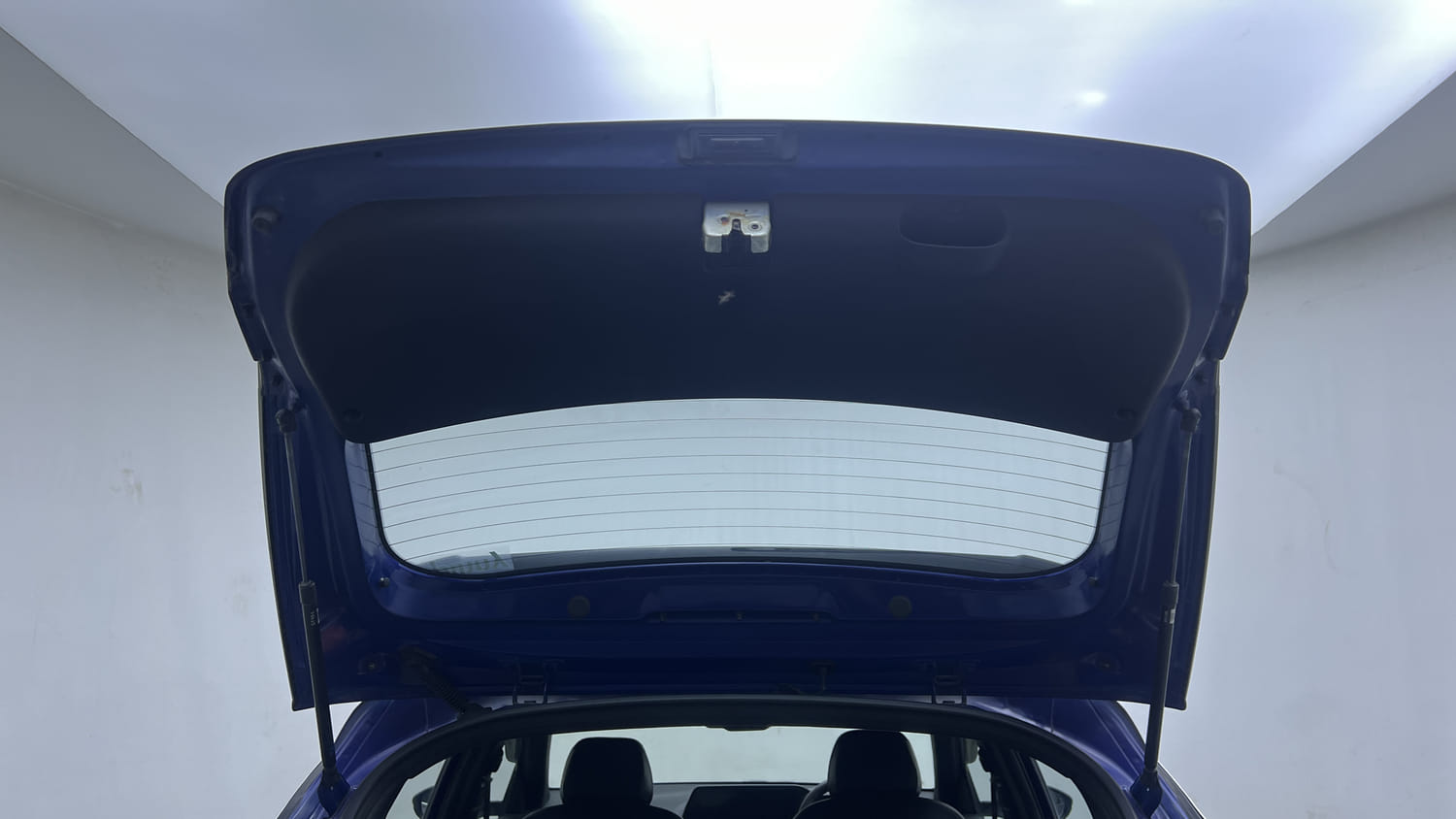 Used 2022 Hyundai i20 N Line N8 1.0 Turbo DCT Dual Tone Petrol Automatic interior DICKY DOOR OPEN VIEW