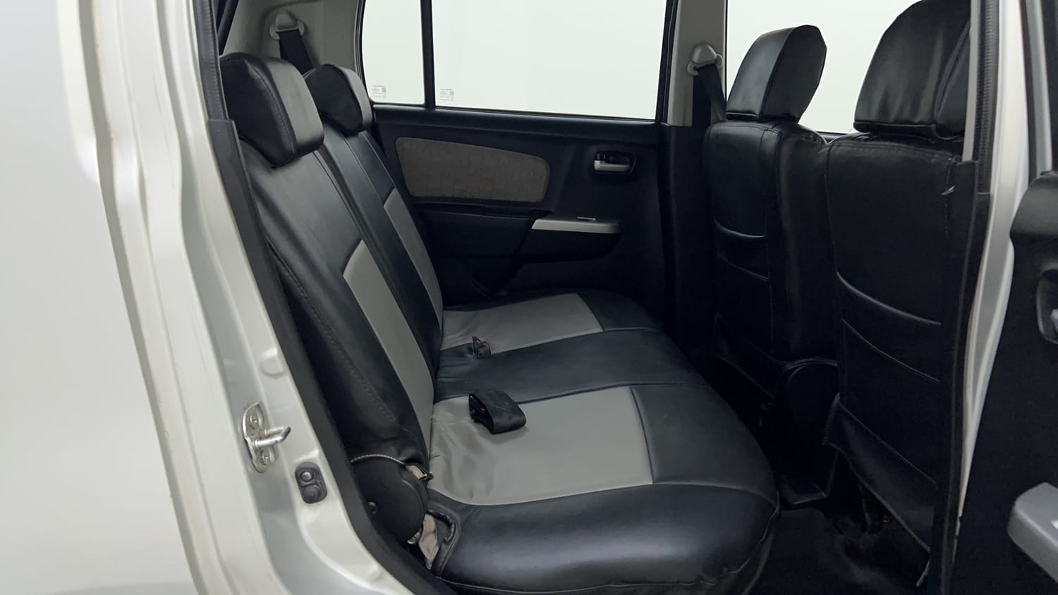 Used 2013 Maruti Suzuki Wagon R 1.0 VXi Petrol Manual interior RIGHT SIDE REAR DOOR CABIN VIEW