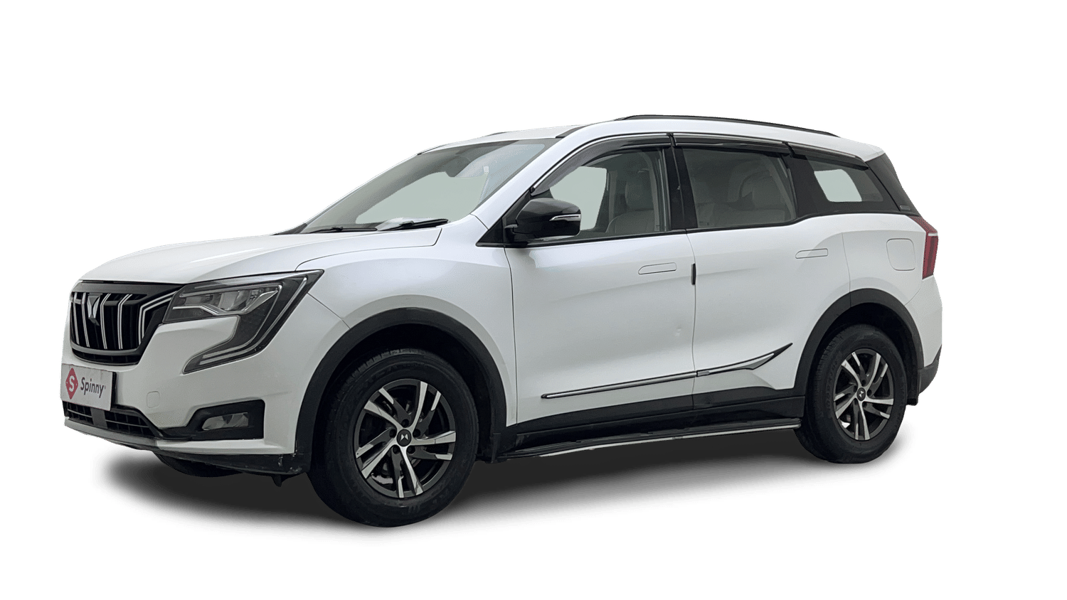 Used 2022 Mahindra XUV700 AX 5 Petrol MT 5 STR Petrol Manual Image