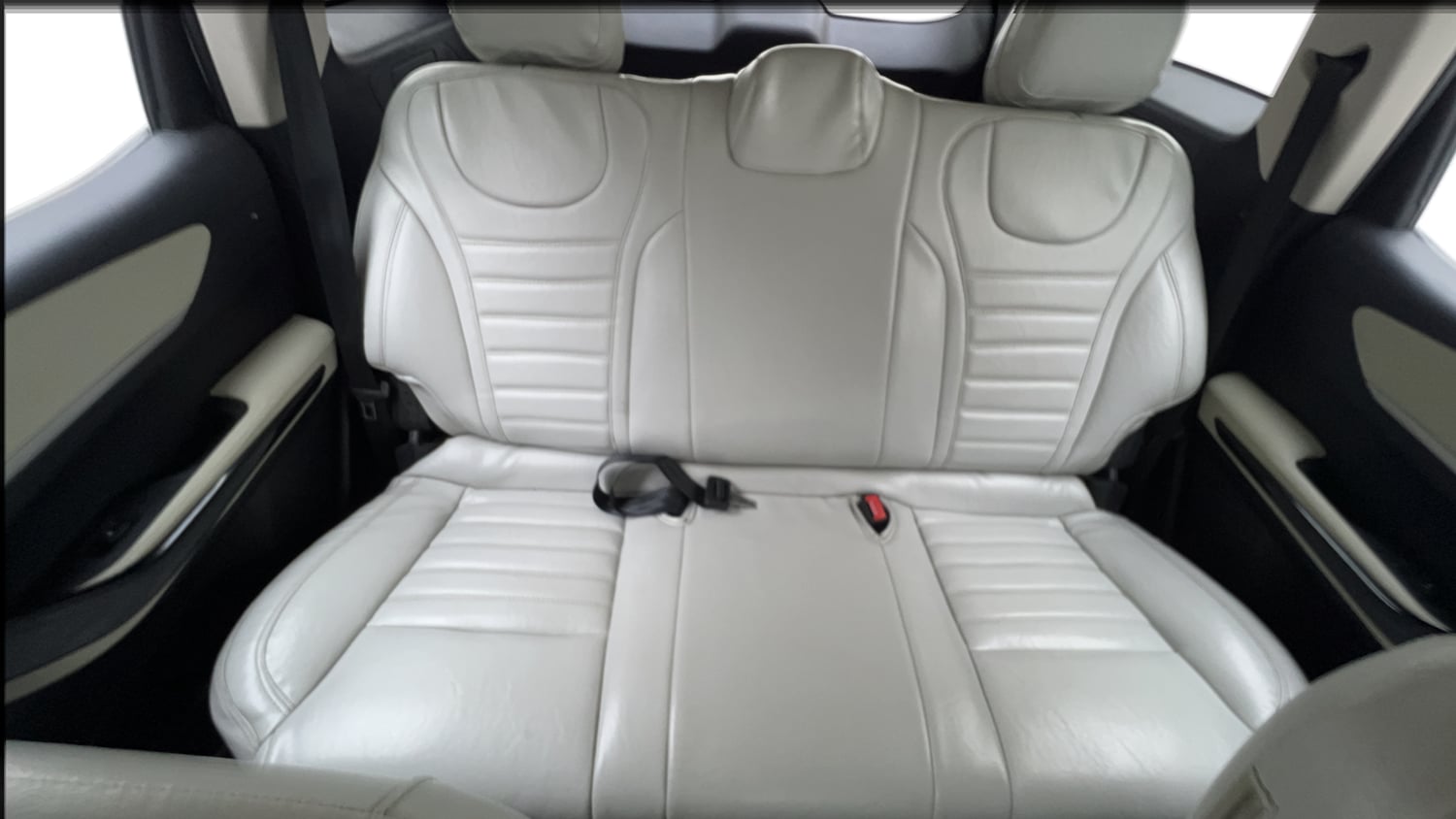 Used 2022 Mahindra XUV700 AX 5 Petrol MT 5 STR Petrol Manual interior REAR SEAT CONDITION VIEW